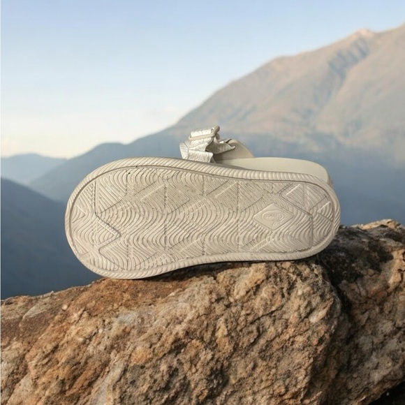 Chaco Women’s Stylish Cream Slide Sandals - Picture 9 of 11